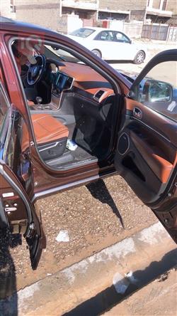 جیپ گراند شیرۆکی